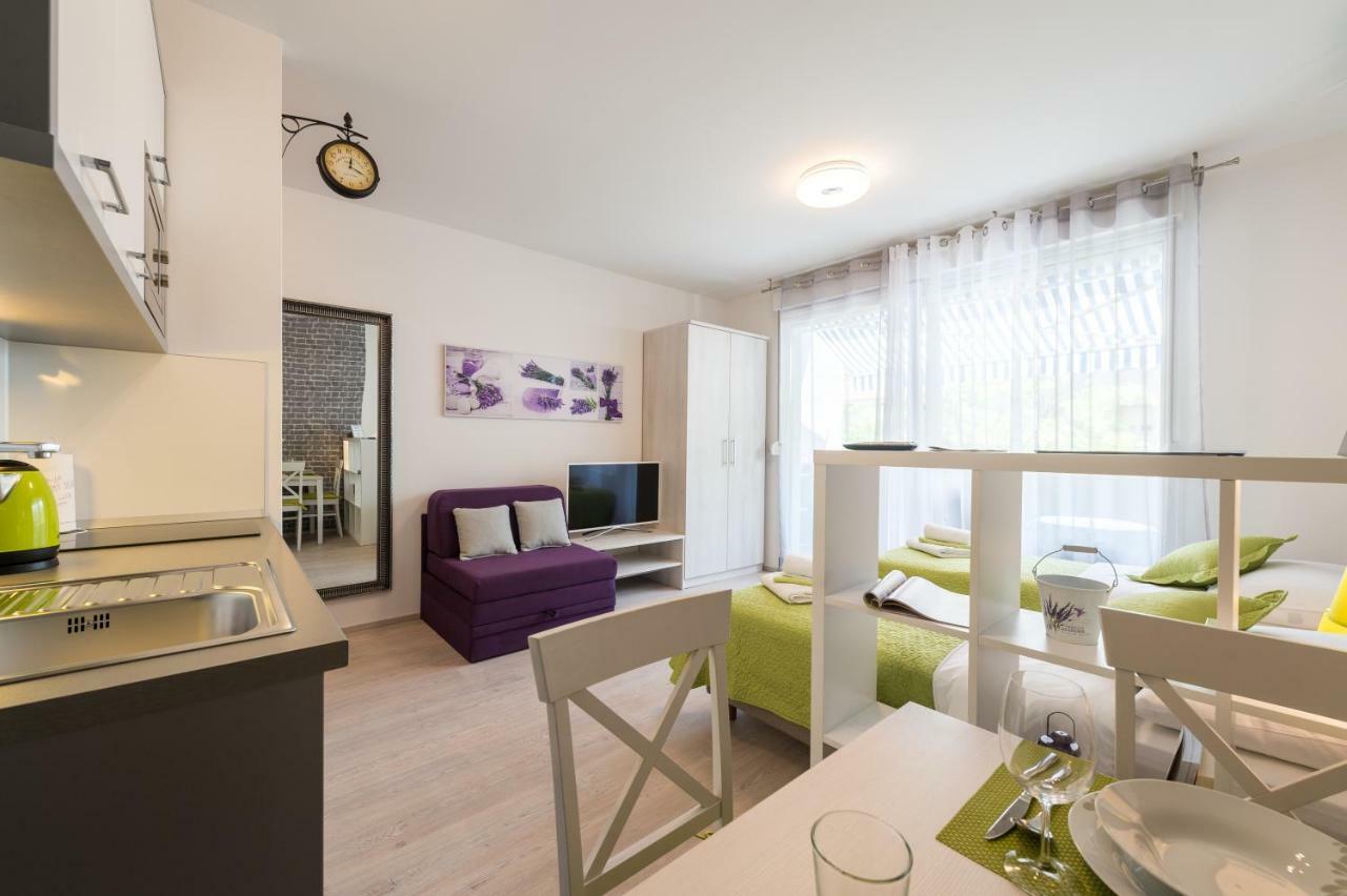 Ink Apartment Split Extérieur photo